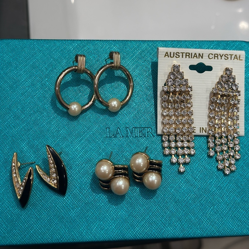 Set of 4 pairs of vintage  Gold and Black Earrings Collection